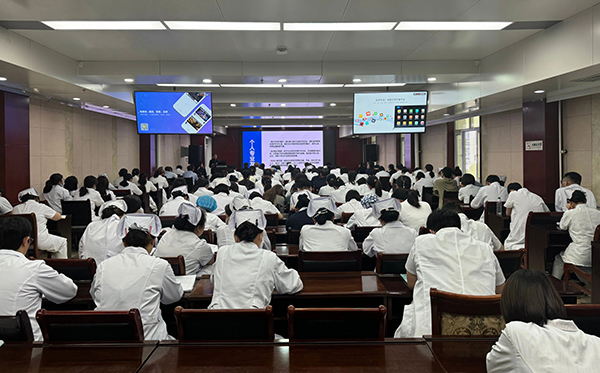 赤峰学院医学部副部长张俊毅、刘兵老师莅临赤峰学院第二附属医院开展专题讲座