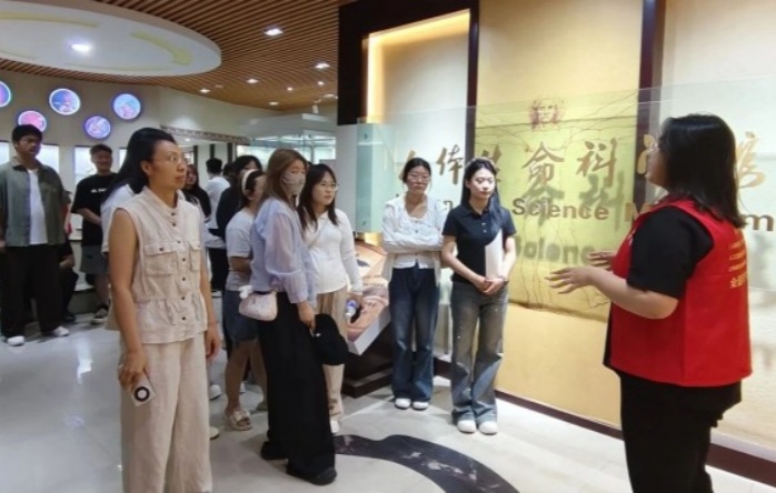 沉浸式研学强素养 立德树人育新人——赤峰市肿瘤医院（赤峰大学第二附属医院）开展医学生研学实践活动